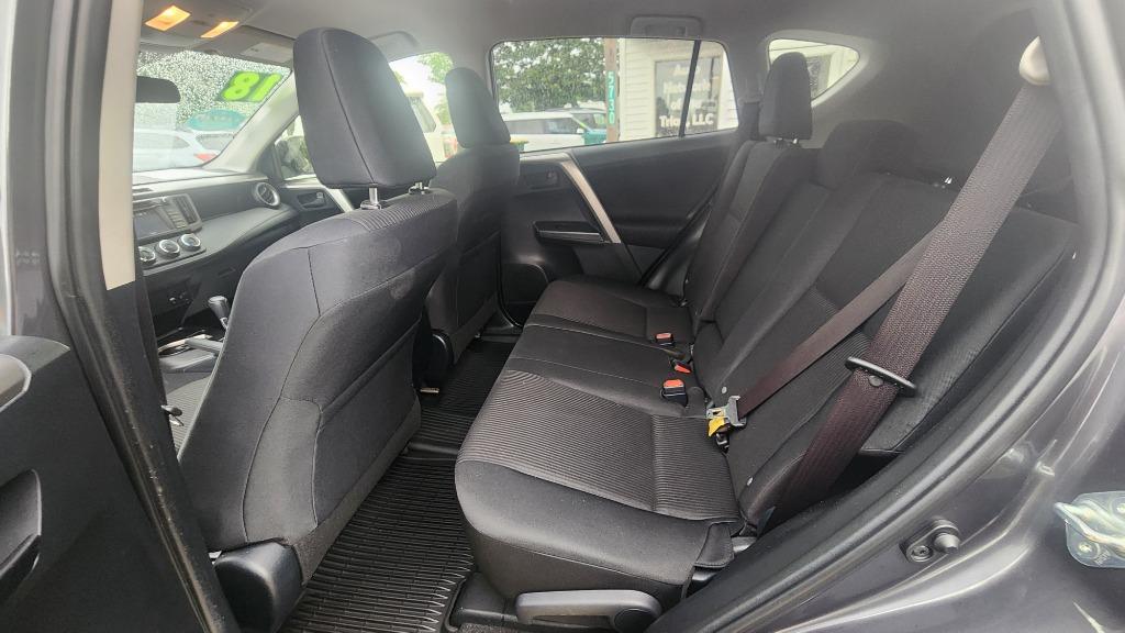 2018 Toyota RAV4 LE - Photo 14