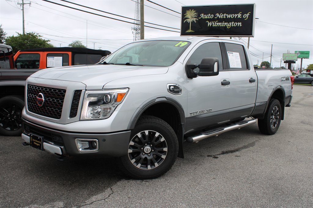 2019 Nissan Titan XD Pro-4X's photo