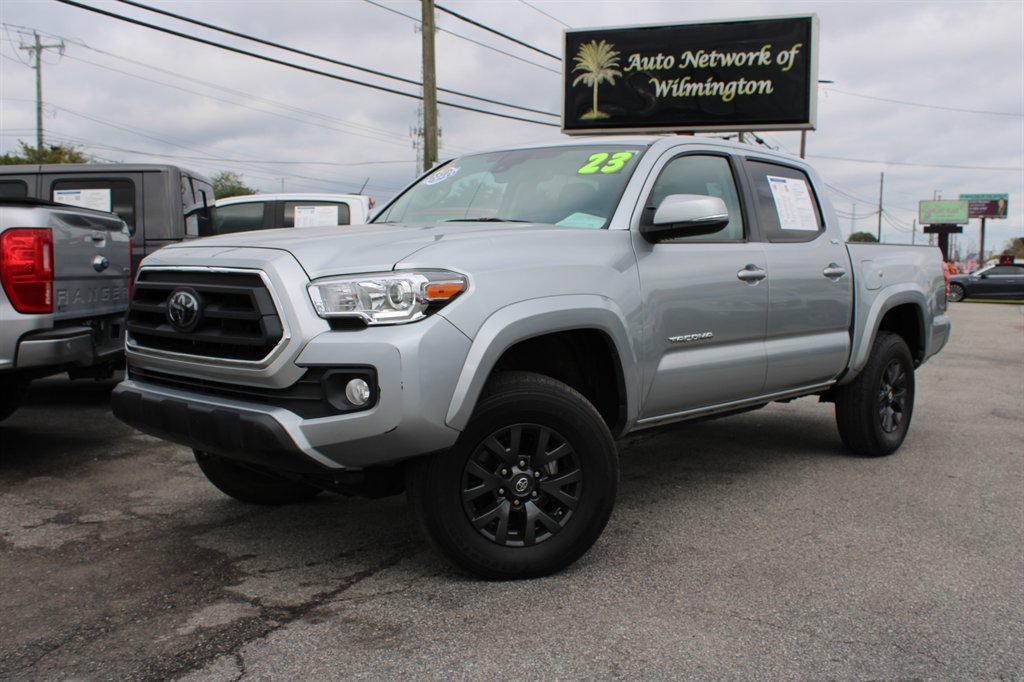 2023 Toyota Tacoma SR5's photo